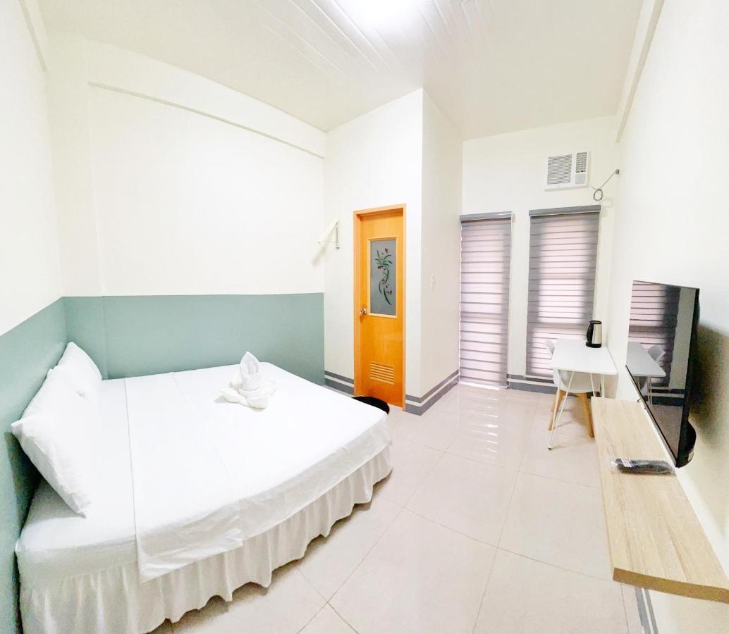Verra Inn Tagaytay City Extérieur photo