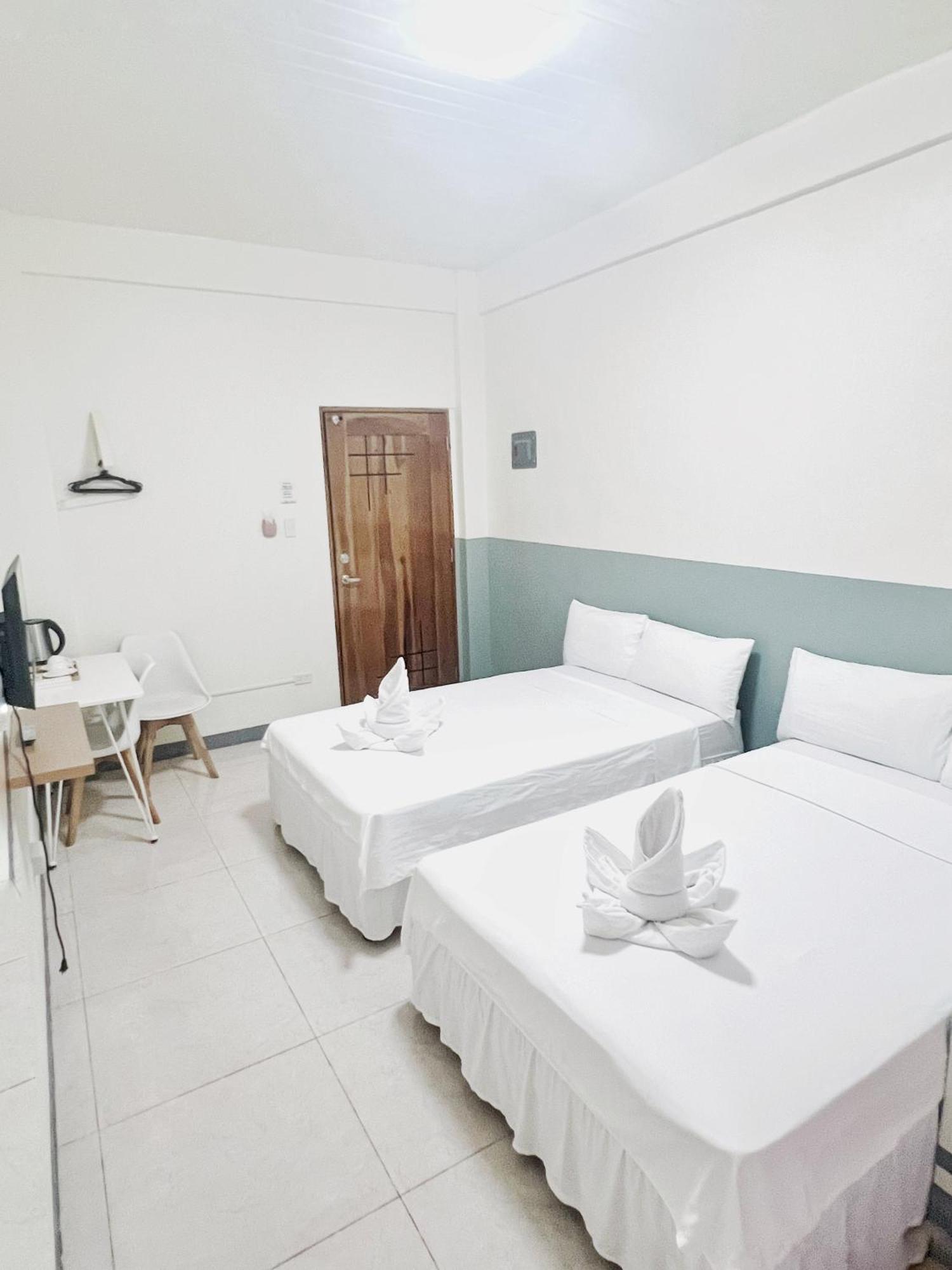Verra Inn Tagaytay City Extérieur photo